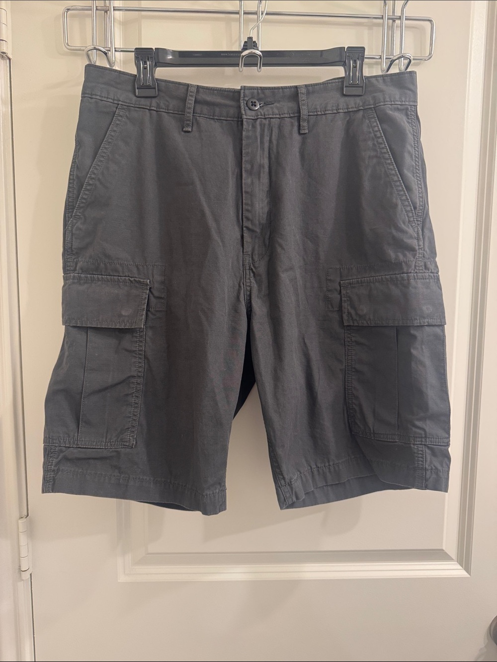 Levi Strauss & Co - Sz 34 Men's Cargo Shorts - Charcoal Gray